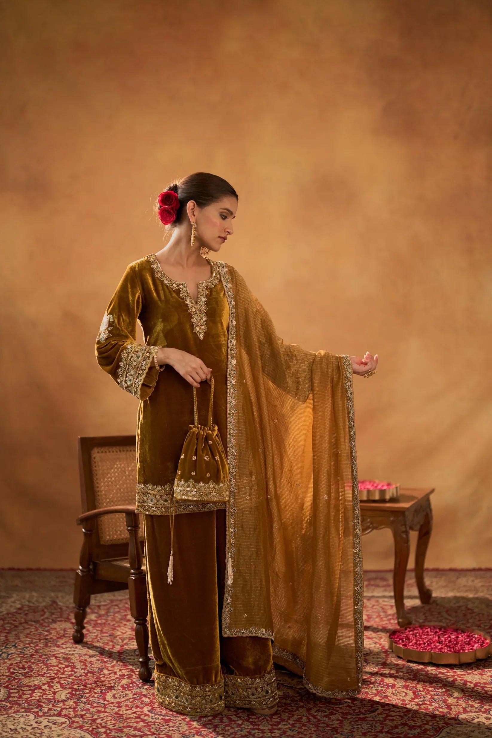 Aurelia Signature Velvet Set