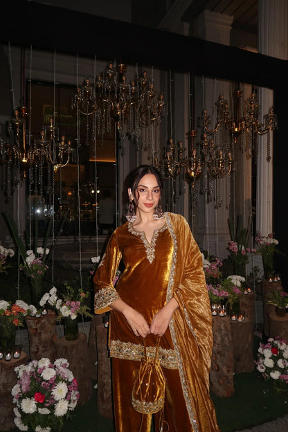 Aurelia Signature Velvet Set