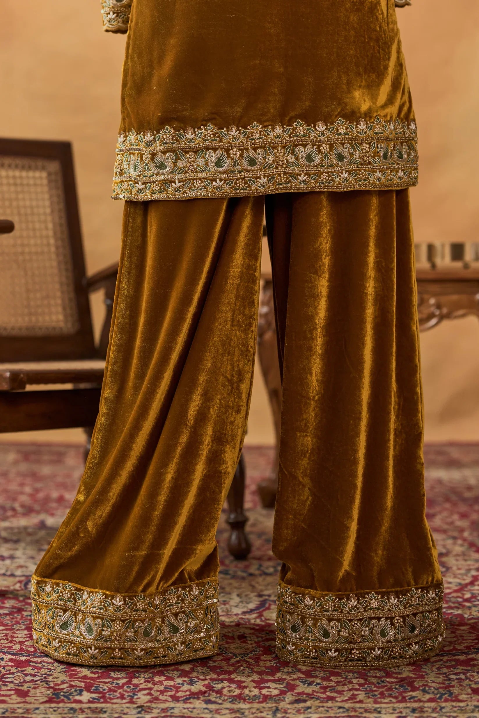 Aurelia Signature Velvet Set