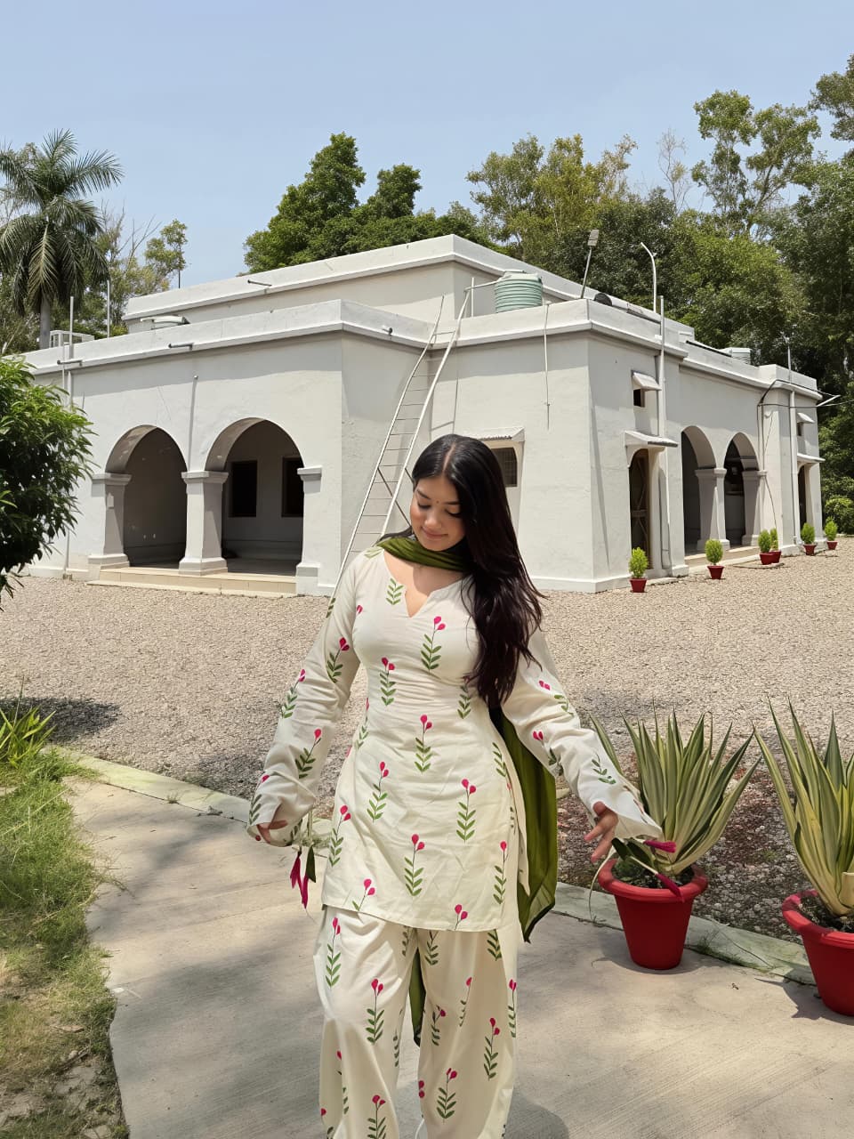 Ananya off white Farshi salwar set